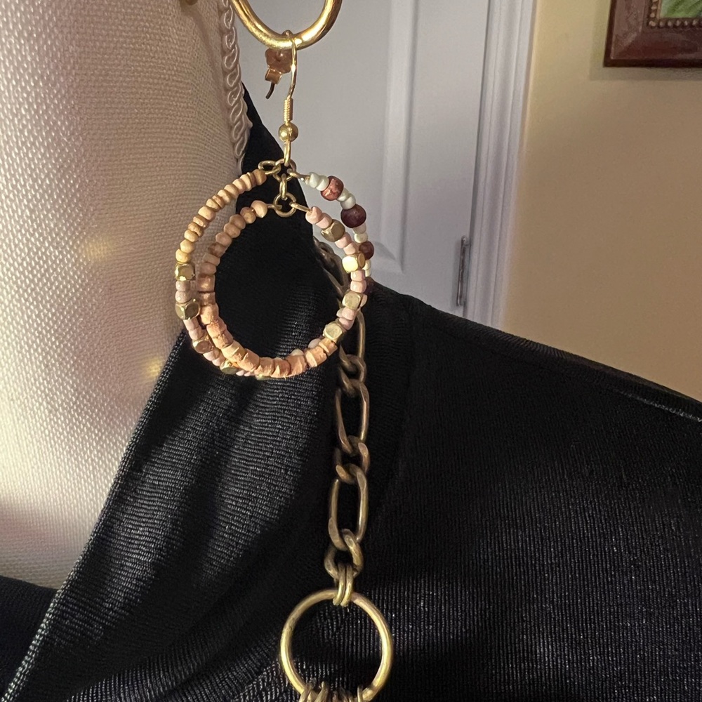 Jewelry - Picture 5 of 6